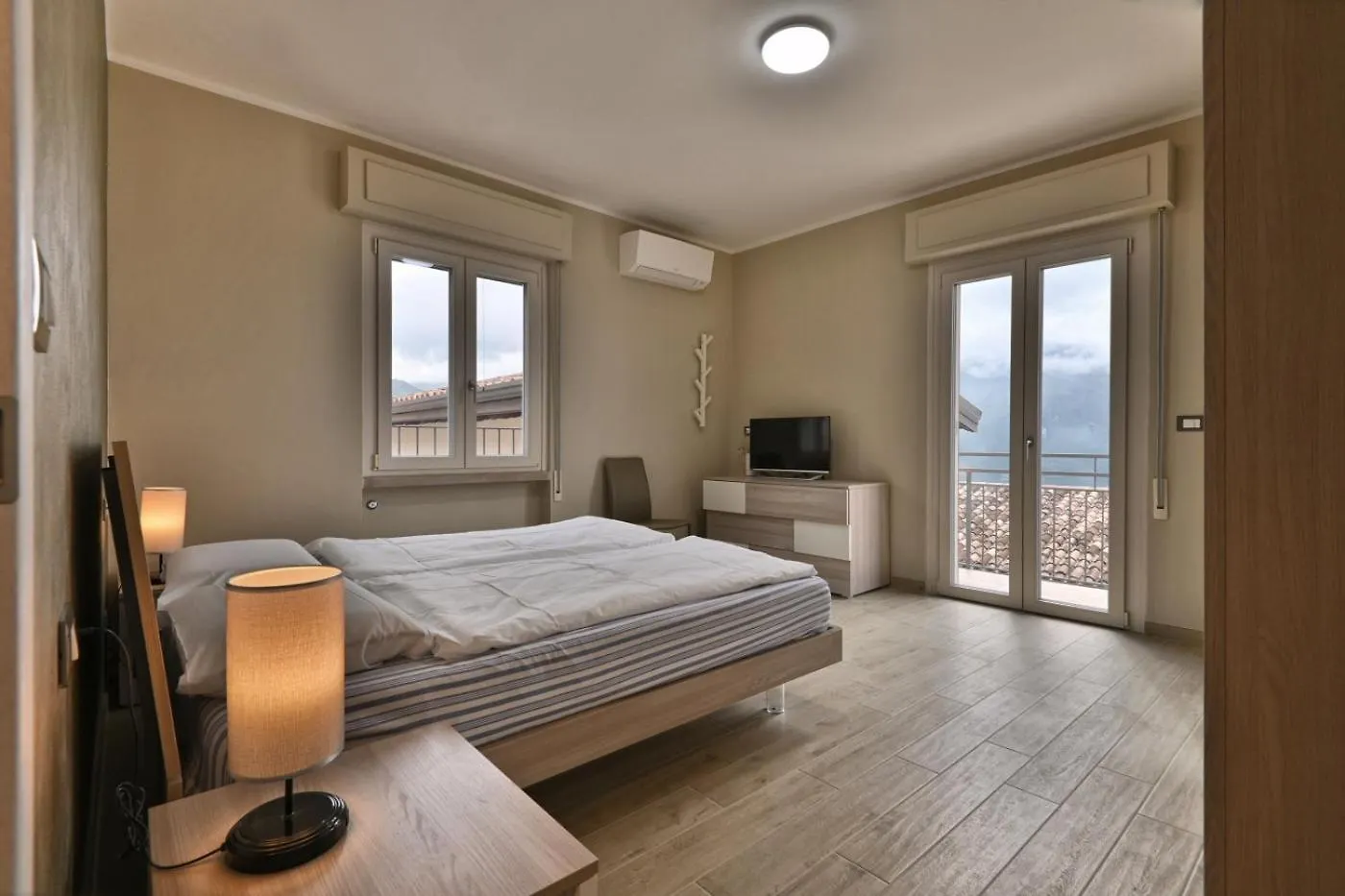 Appartamento Stella - Theater Home Olzano 아파트